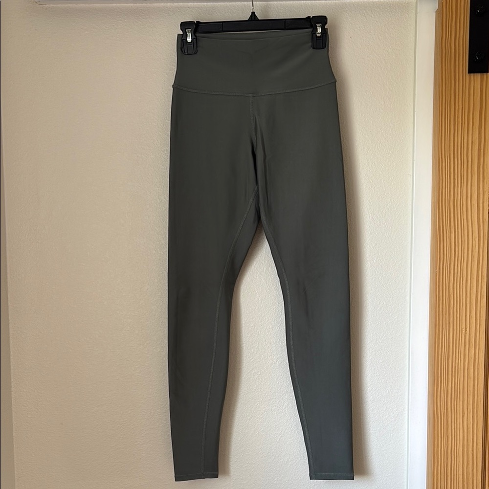 Alo High-Waisted Airlift Leggings